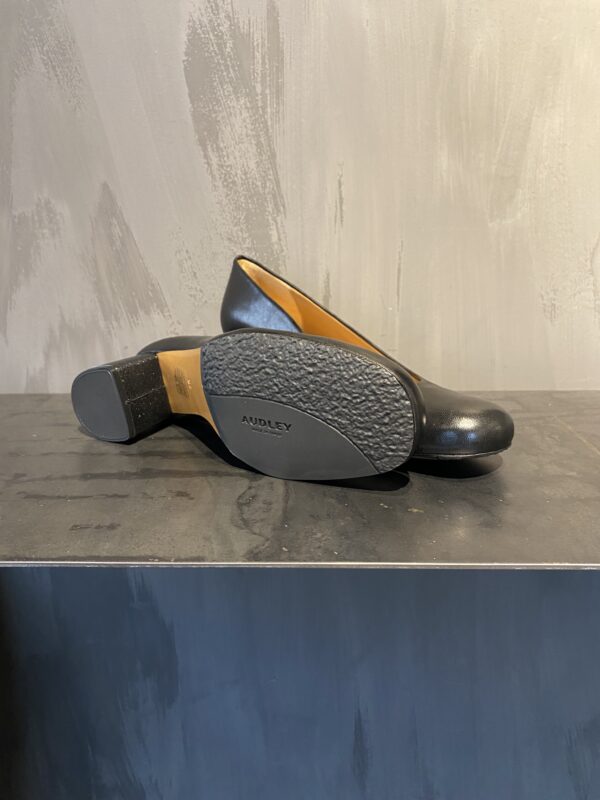 Audley Taker - Image 3