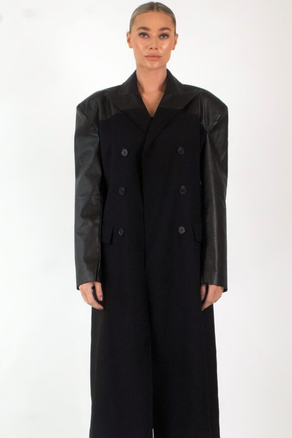Svart Studio Bang Coat