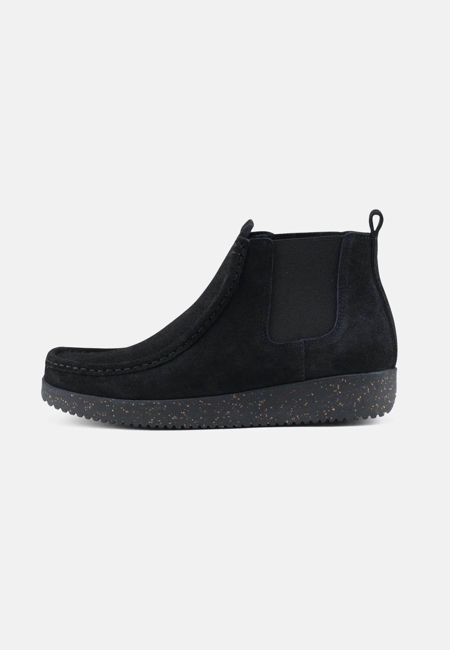 Ester_Stoevle_Suede-Boot-1022-028-002_Black-3