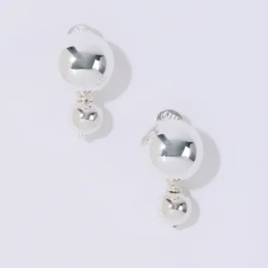Pearl Octopuss.y Venus Studs